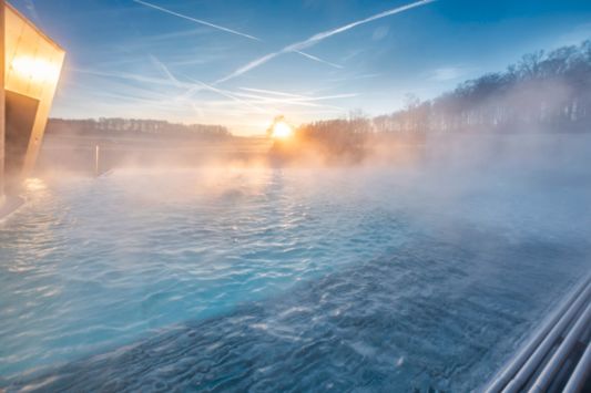 Wellness Warmwasserbecken